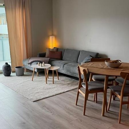 Nice & Cozy Two Bedroom Apartment With A Balcony Akureyri Bagian luar foto
