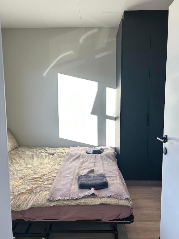 Nice & Cozy Two Bedroom Apartment With A Balcony Akureyri Bagian luar foto