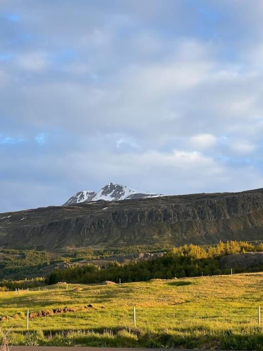 Nice & Cozy Two Bedroom Apartment With A Balcony Akureyri Bagian luar foto