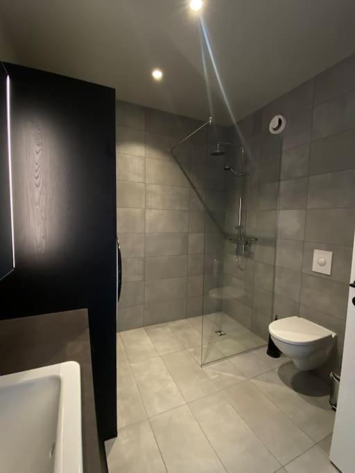 Nice & Cozy Two Bedroom Apartment With A Balcony Akureyri Bagian luar foto
